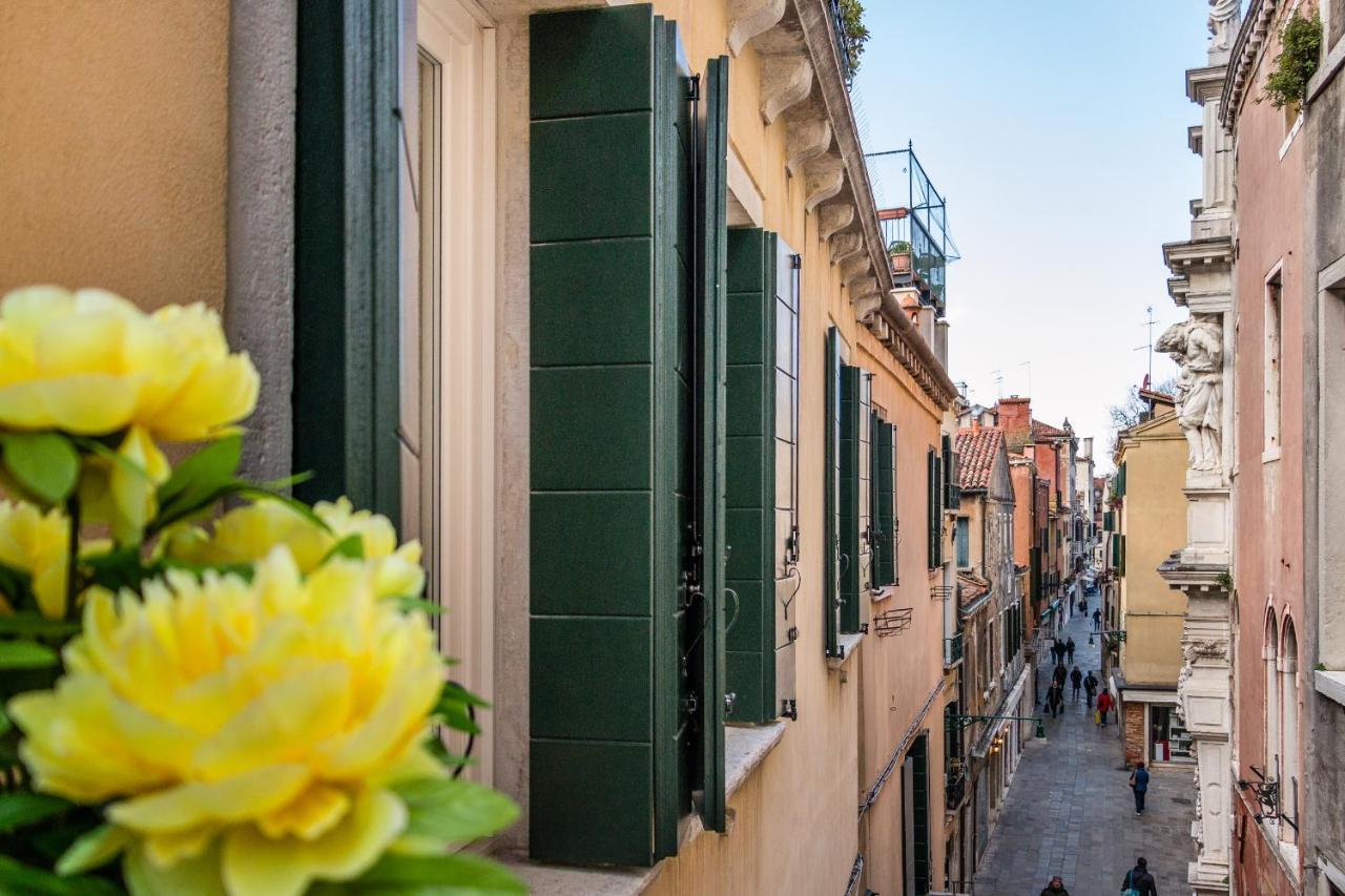 Doge'S Pantheon & St.Mark School In Hidden Venedig Exteriör bild