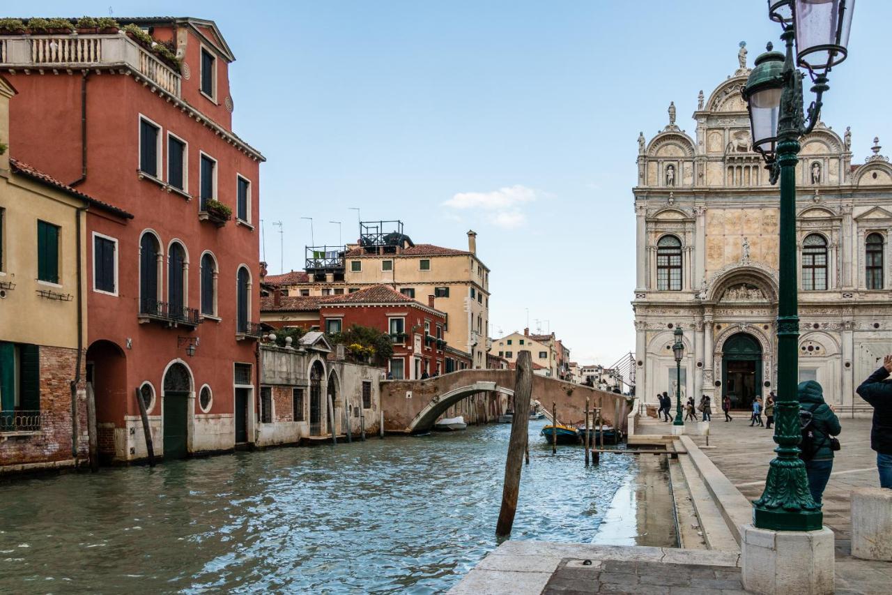 Doge'S Pantheon & St.Mark School In Hidden Venedig Exteriör bild