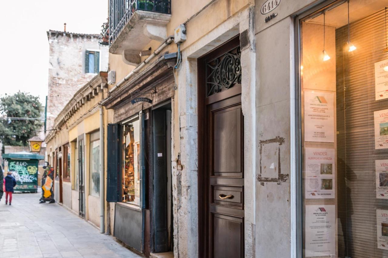Doge'S Pantheon & St.Mark School In Hidden Venedig Exteriör bild